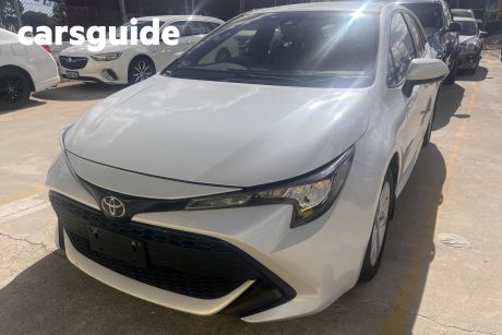 White 2021 Toyota Corolla Sedan Ascent Sport + Navigation