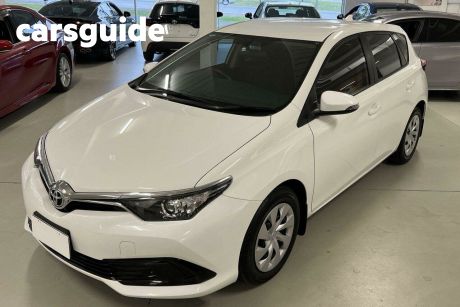 White 2018 Toyota Corolla Hatchback Ascent