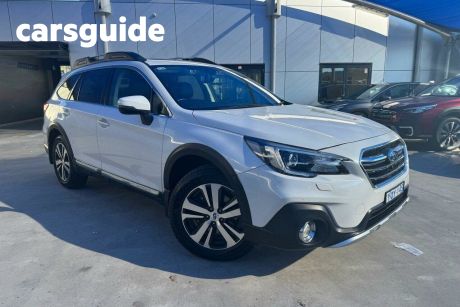 White 2018 Subaru Outback Wagon 3.6R