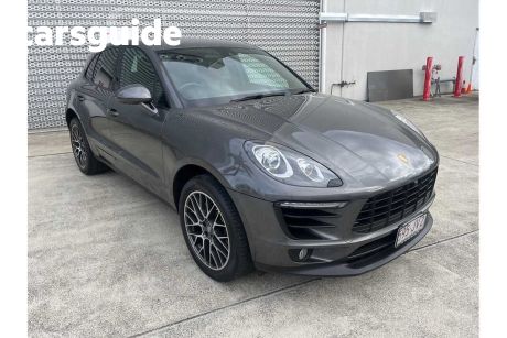 Grey 2017 Porsche Macan Wagon