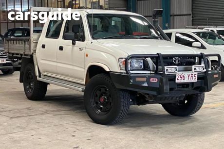 White 2004 Toyota Hilux Dual Cab Pick-up (4X4)