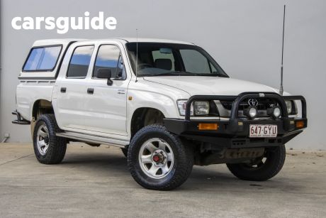 White 2002 Toyota Hilux Dual Cab Pick-up (4X4)