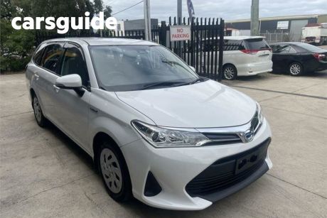 White 2018 Toyota Corolla Wagon Fielder (hybrid)
