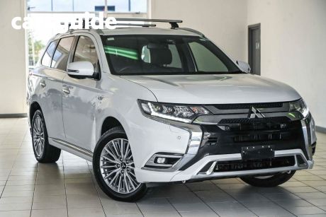 White 2019 Mitsubishi Outlander Wagon Phev (hybrid) Exceed