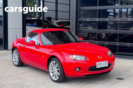 Red 2006 Mazda MX-5 Roadster Coupe