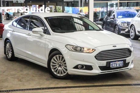 White 2015 Ford Mondeo Hatchback Trend