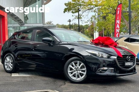 Black 2018 Mazda 3 Hatchback Touring (5YR)