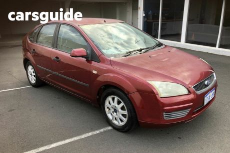 Red 2006 Ford Focus Hatch CL