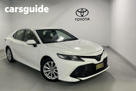 White 2018 Toyota Camry Sedan Ascent