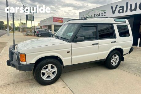 White 2000 Land Rover Discovery Wagon TD5 (4X4)