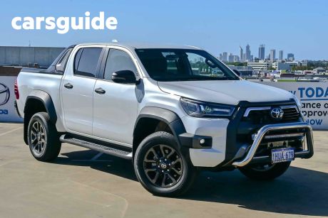 White 2022 Toyota Hilux Double Cab Pick Up Rogue (4X4) 6 Speaker