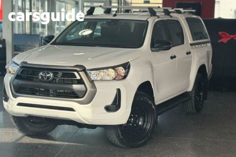 White 2021 Toyota Hilux Double Cab Pick Up SR (4X4)
