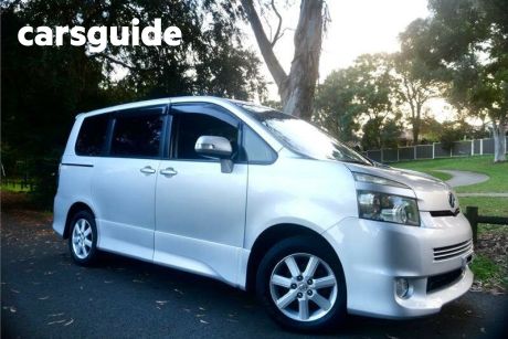 Silver 2009 Toyota Voxy Wagon 8 seater 8 seater