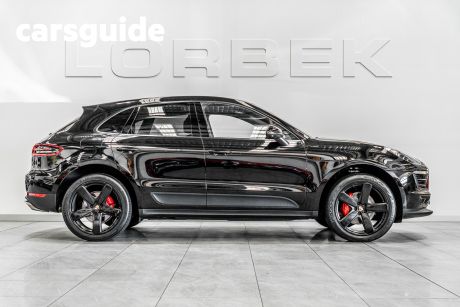 Black 2017 Porsche Macan Wagon