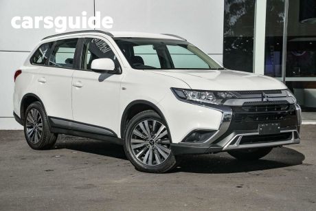 White 2018 Mitsubishi Outlander Wagon LS 7 Seat (2WD)