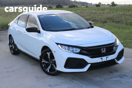 White 2018 Honda Civic Hatchback VTI