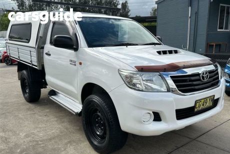 White 2015 Toyota Hilux Cab Chassis SR (4X4)