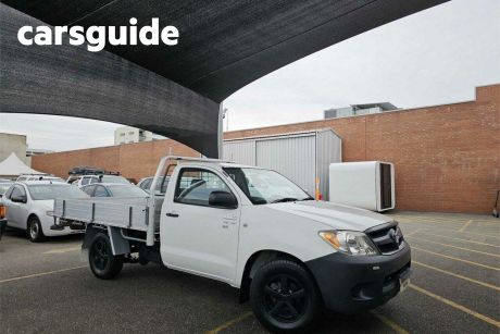 White 2005 Toyota Hilux Cab Chassis SR