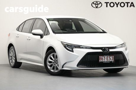 White 2022 Toyota Corolla Sedan Ascent Sport + Navigation