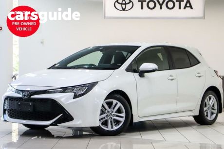 White 2019 Toyota Corolla Hatchback Ascent Sport + TR KIT