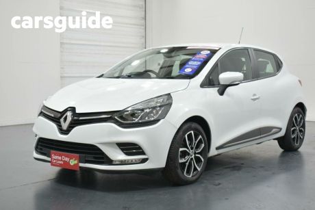 White 2019 Renault Clio Hatchback Life