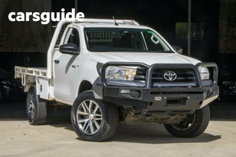 White 2017 Toyota Hilux Cab Chassis Workmate (4X4)