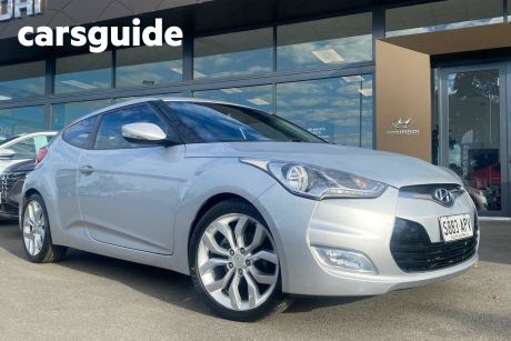 Silver 2011 Hyundai Veloster Hatch Coupe D-CT
