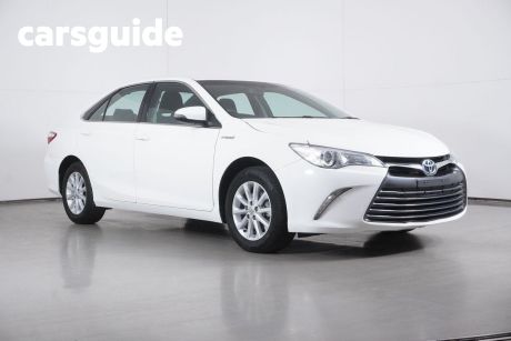 White 2015 Toyota Camry Sedan Altise Hybrid