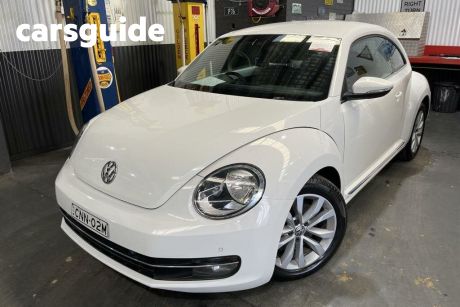 White 2013 Volkswagen Beetle Hatchback