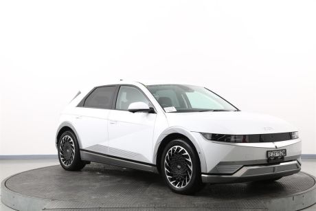 White 2022 Hyundai Ioniq 5 Wagon AWD Extended Range EV