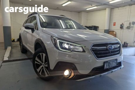 White 2018 Subaru Outback Wagon 2.5I Premium