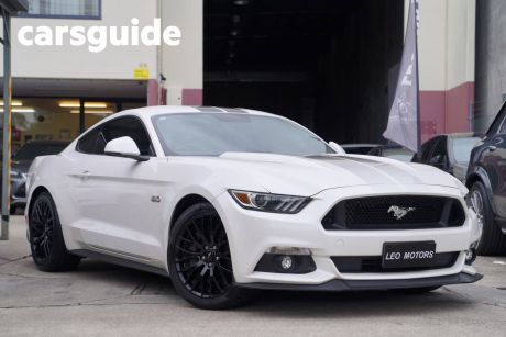 White 2017 Ford Mustang Coupe GT 5.0 V8