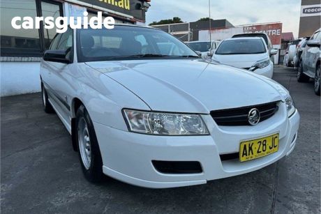 White 2004 Holden Commodore Sedan Executive