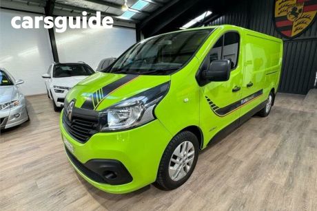 Green 2017 Renault Trafic Van LWB