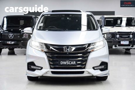 Silver 2018 Honda Odyssey Wagon VTI-L