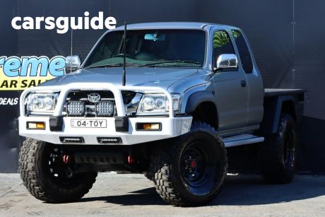 Silver 2004 Toyota Hilux Ute Tray