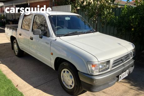 White 1999 Toyota Hilux Dual Cab Pick-up