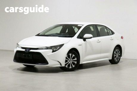 White 2021 Toyota Corolla Sedan Ascent Sport (hybrid)