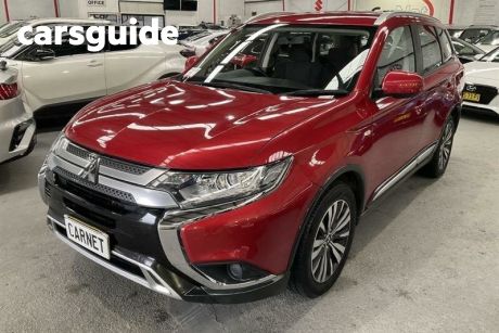 Red 2018 Mitsubishi Outlander Wagon ES 7 Seat (2WD)