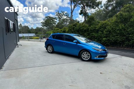 Blue 2018 Toyota Corolla Hatchback Hybrid