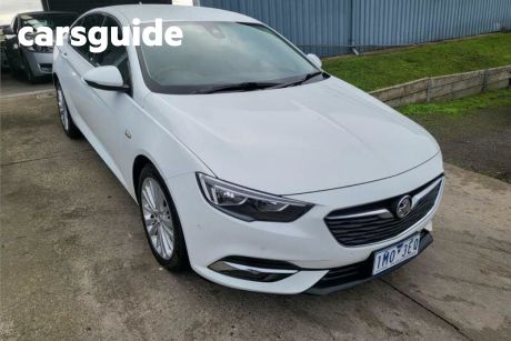 White 2018 Holden Calais Liftback