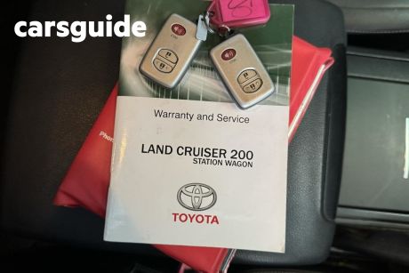 Silver 2014 Toyota Landcruiser Wagon Altitude (4X4)