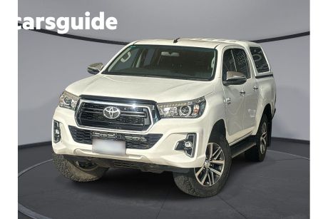 White 2018 Toyota Hilux Double Cab Pick Up SR5 (4X4)