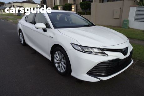 White 2019 Toyota Camry OtherCar Ascent Hybrid AXVH71R