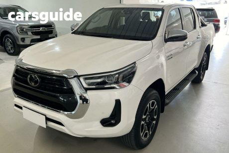 White 2021 Toyota Hilux Double Cab Pick Up SR5 (4X4)