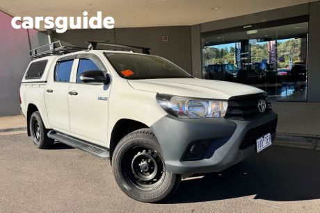 2017 Toyota Hilux Dual Cab Utility Workmate (4X4)