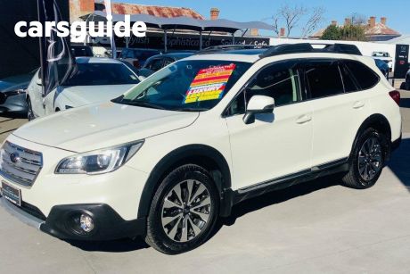 White 2017 Subaru Outback Wagon 3.6R