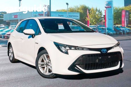 White 2018 Toyota Corolla Hatchback Ascent Sport (hybrid)