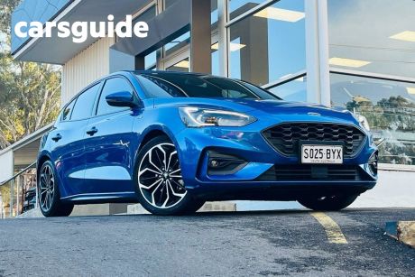 Blue 2018 Ford Focus Hatchback ST-Line