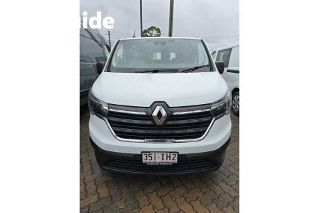 White 2023 Renault Trafic Commercial Pro